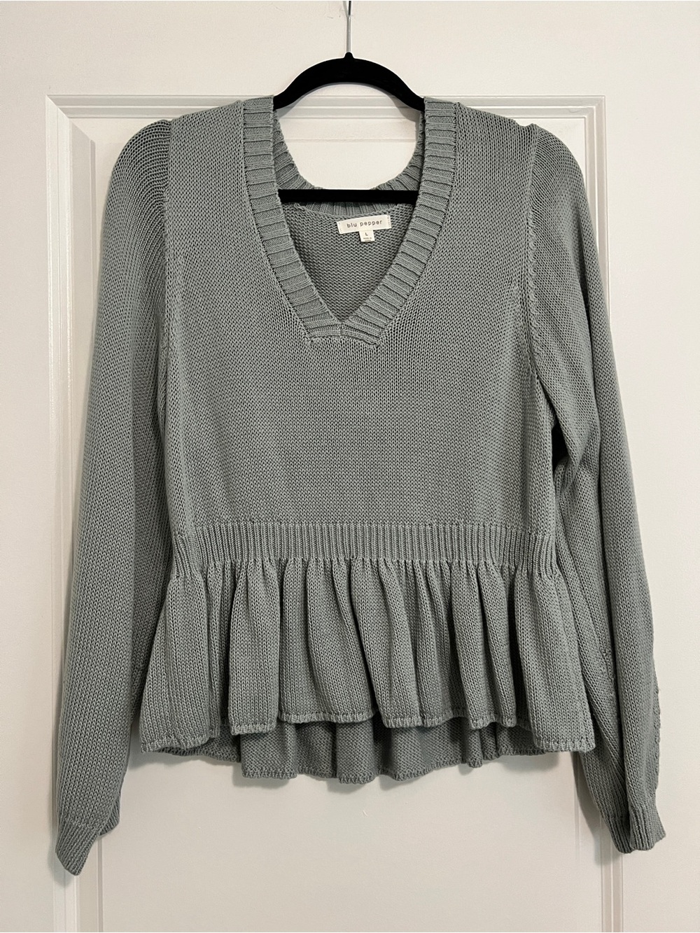 Blu Pepper V-Neck Peplum Sweater in Light Gray